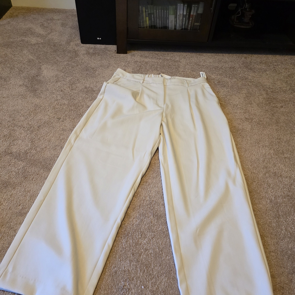 Old Navy Men's Cream Chinos